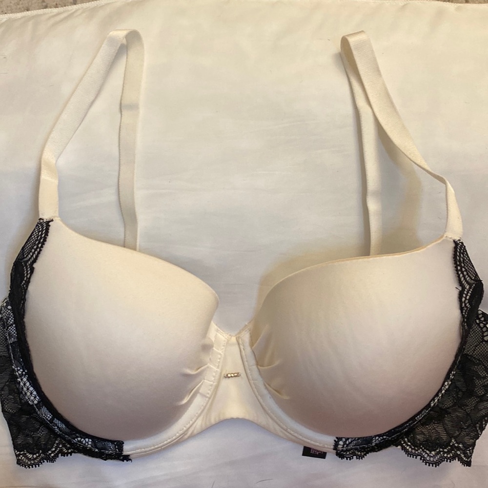 Victorias Secret white padded bra 36D